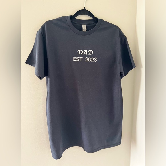 Dad Est.2023 embroidered T shirt - Picture 2 of 3